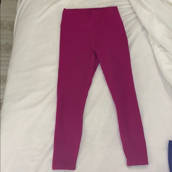 magenta leggings from fabletics - Picture 1 of 3